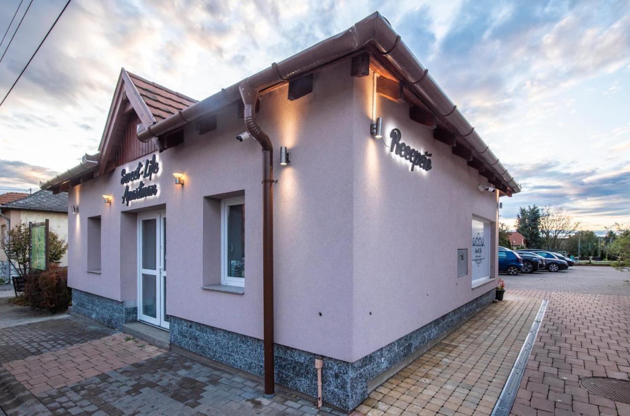 Sweet Life Wellness Apartments Эгерсалок Экстерьер фото